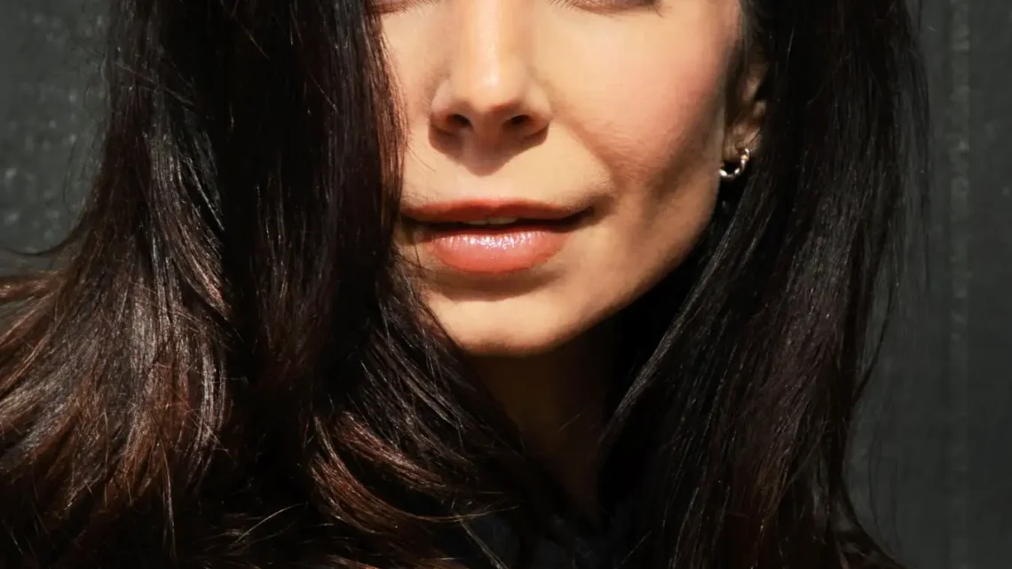 Farrah Aviva Biography: Husband, Age, Net Worth, Movies & TV Shows, Photography