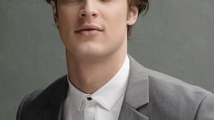 Aren Buchholz Biography: Age, Height, Net Worth, Movies & TV Shows, Instagram, Instagram
