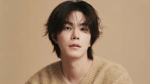 Hong Jong-hyun - Biography