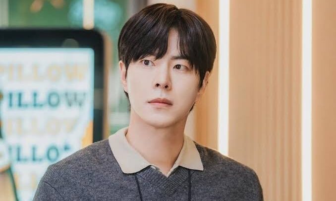 Hong Jong-hyun Biography: Age, Movies, Net Worth, TV Shows, Awards, Height, Modelling, Nationality