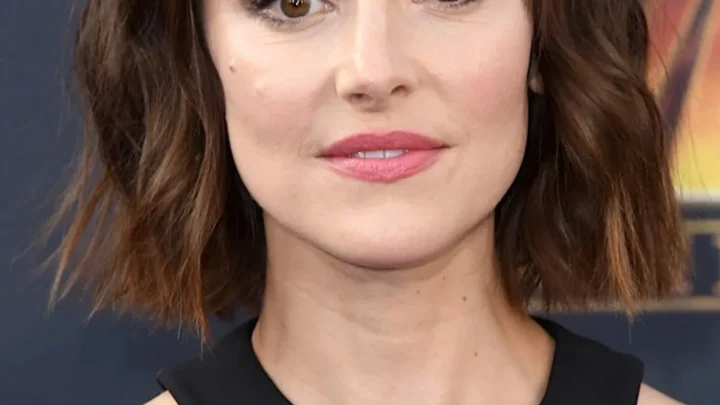 Emma Lahana Biography: Husband, Age, Height, Net Worth, Parents, Movies & TV Shows, Kids