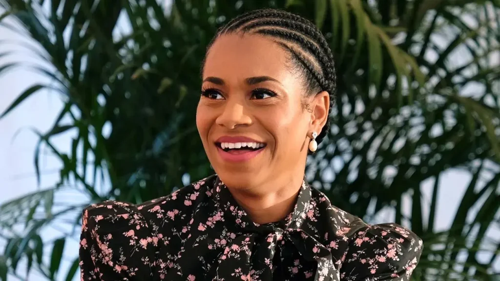 Kelly McCreary - Biography