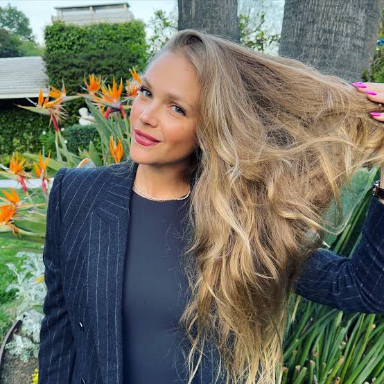 Esti Ginzburg Biography: Net Worth, Age, Husband, Height, Parents, Children, Movies, Modelling, Wiki, Facebook