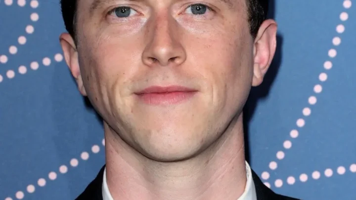 Finnegan Oldfield Biography: Age, Height, Net Worth, Parents, Movies & TV Shows, Awards