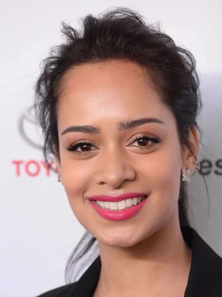 Devika Bhise - Biography