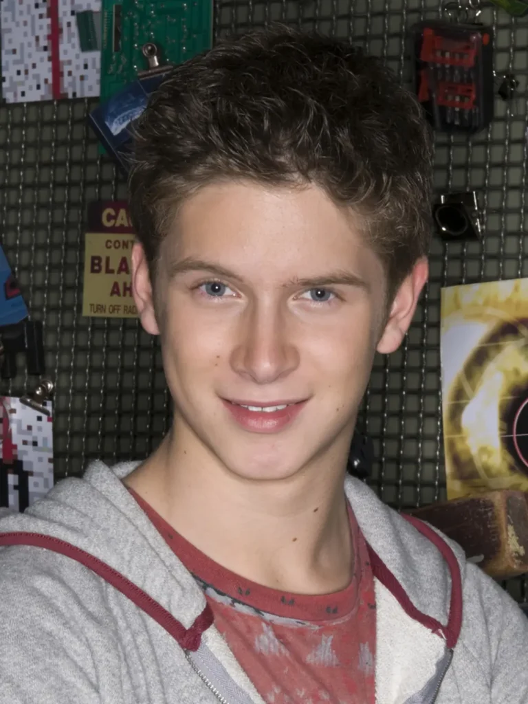 Max Morrow - Biography