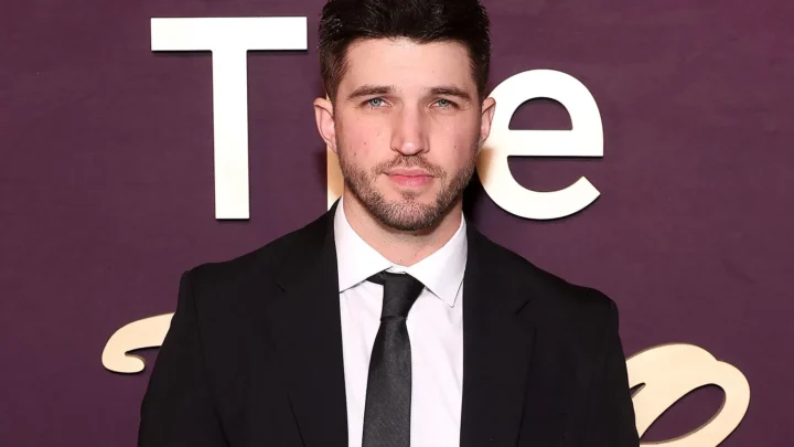 Bryan Craig Biography: Age, Height, Net Worth, Parents, TV Shows, Awards