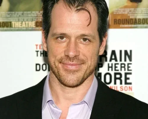 Darren Pettie Biography: Wife, Age, Height, Net Worth, Parents, Movies & TV Shows
