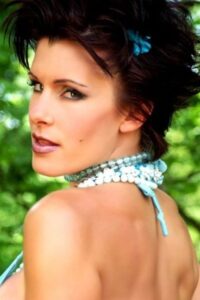 Shauna O'Brien - Biography