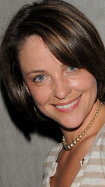 Alison Elliott - Biography