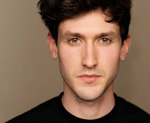 Lewis Peek Biography: Ethnicity, Age, Net Worth, Awards, Girlfriend, Movies, Parents