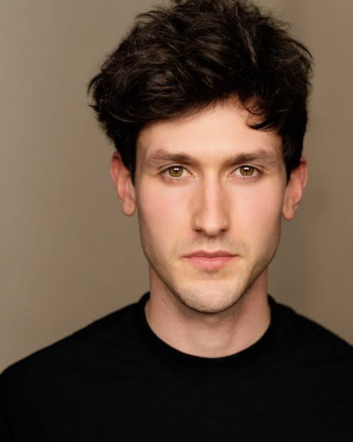 Lewis Peek Biography: Ethnicity, Age, Net Worth, Awards, Girlfriend, Movies, Parents