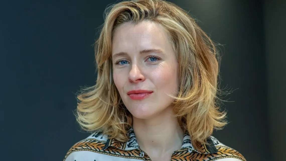 Charlotte Aubin Biography: Awards, Boyfriend, Net Worth, Height, Age, Ethnicity, Movies