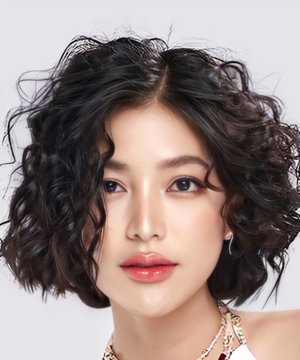 Apinya Sakuljaroensuk Biography: Movies, Height, Boyfriend, TV Shows, Awards, Age, Parents, Net Worth, Instagram