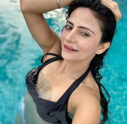 Neetu Wadhwa Biography: Net Worth, Height, Movies, Boyfriend, Ethnicity, Religion, Parents