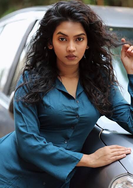 Meera Joshi Biography: Net Worth, Height, Boyfriend, Awards, Ethnicity, Religion, Age