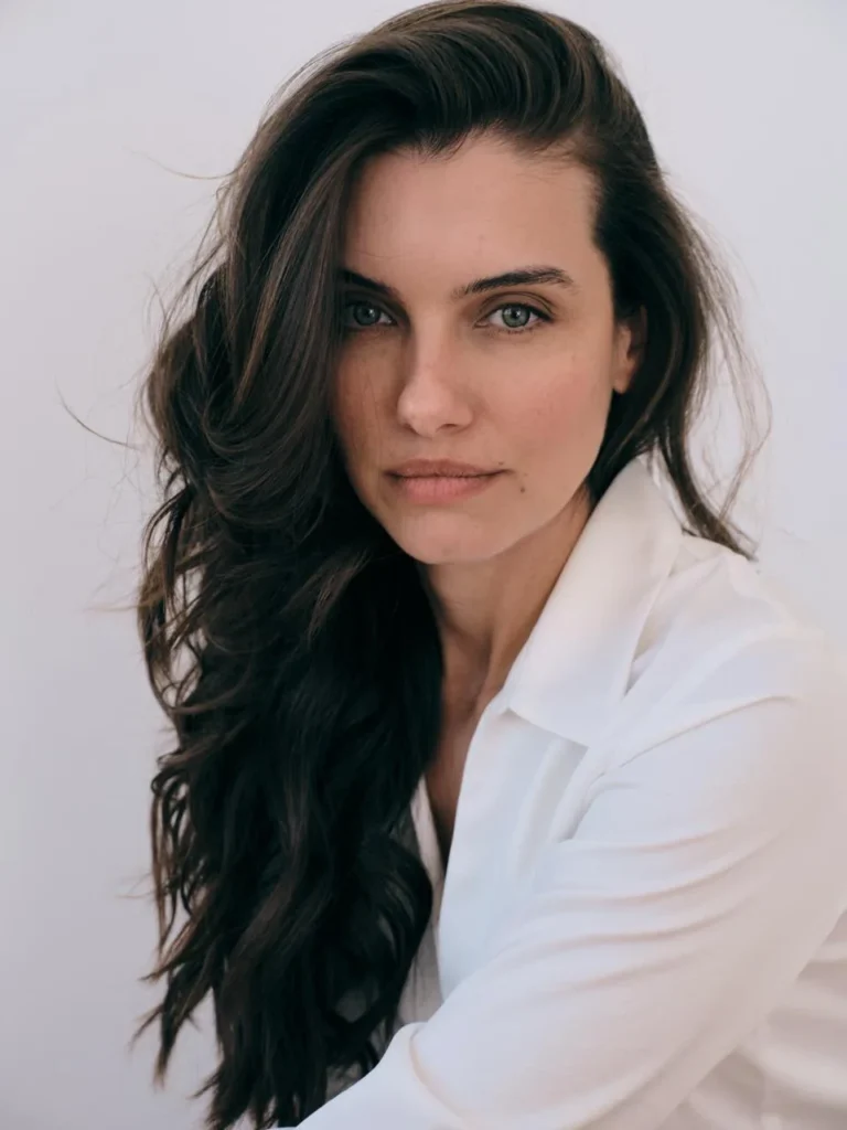 Priscila Buiar - Biography
