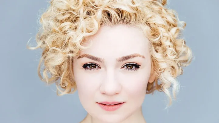 Paloma Garcia-Lee Biography: Husband, Age, Height, Net Worth, Parents, Movies & TV Shows, Broadway