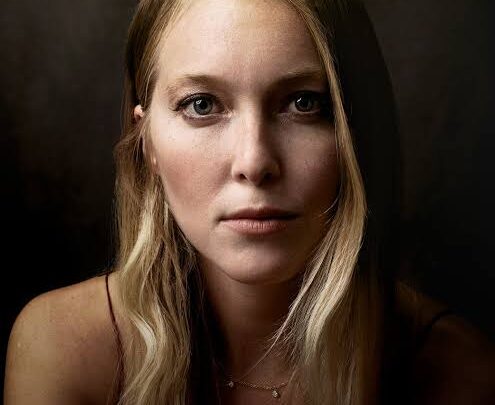 India Oxenberg Biography: Parents, Net Worth, Age, Movies, Husband, Height, Books