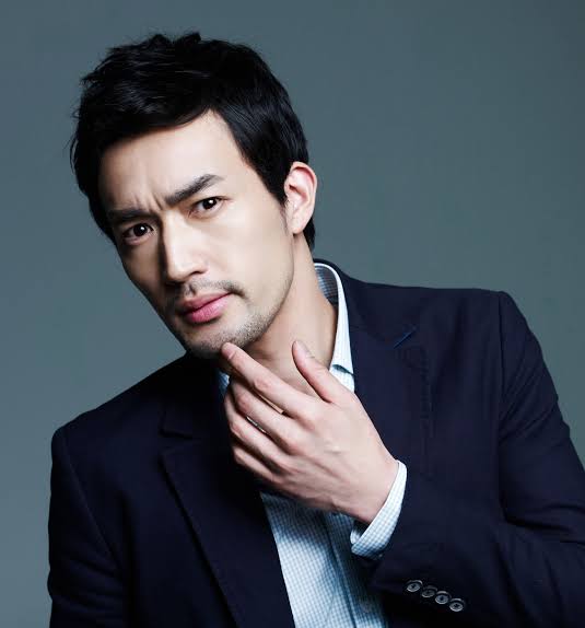 Ryohei Otani - Biography