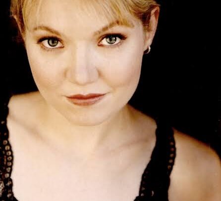 Lindsay Parker Bio: Awards, Ethnicity, Net Worth, Age, Parents, Movies, Boyfriend, Books