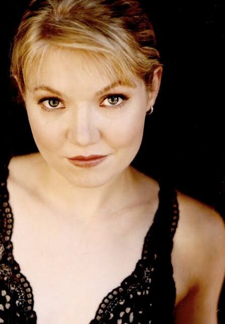 Lindsay Parker Bio: Awards, Ethnicity, Net Worth, Age, Parents, Movies, Boyfriend, Books