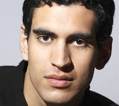 Andrew de Burgh Biography: Net Worth, Age, Movies, Awards, Height, Wife, Parents, Facebook, Nationality