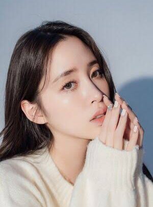 Nini Ouyang Biography: Net Worth, Husband, Movies, Parents, Age, Controversy, Height