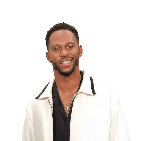 Victor Cruz Bio: Net Worth, Wife, Awards, Ethnicity, Age, Books, Football Career, Children, Height