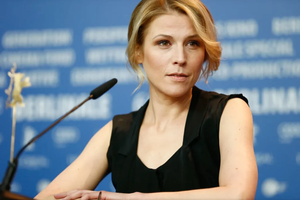 Franziska Weisz - Biography