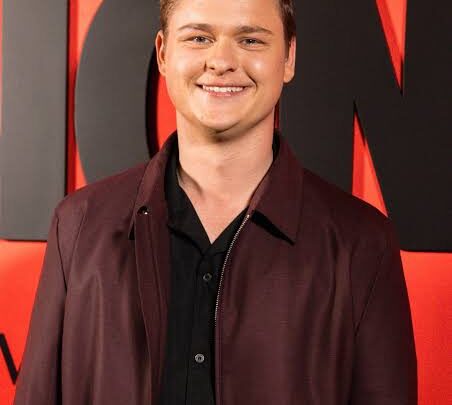 Cooper Tomlinson Biography: Net Worth, Girlfriend, Parents, Age, Movies, Height, Ethnicity, Instagram