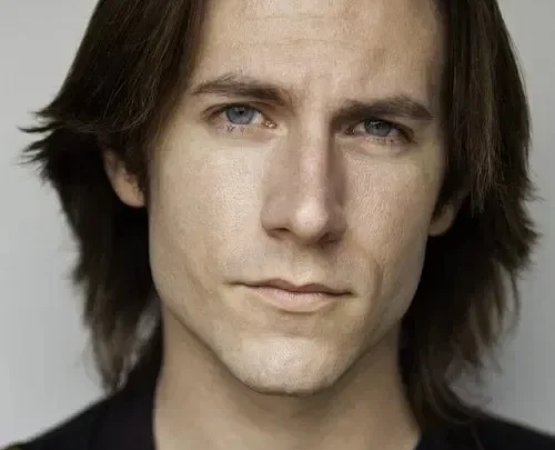 Matthew Mercer Biography: Wife, Net Worth, Awards, Religion, Books, Age, Ethnicity, Movies