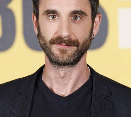 Dani Rovira Bio: Net Worth, Girlfriend, Awards, Height, Parents, Ethnicity, Movies
