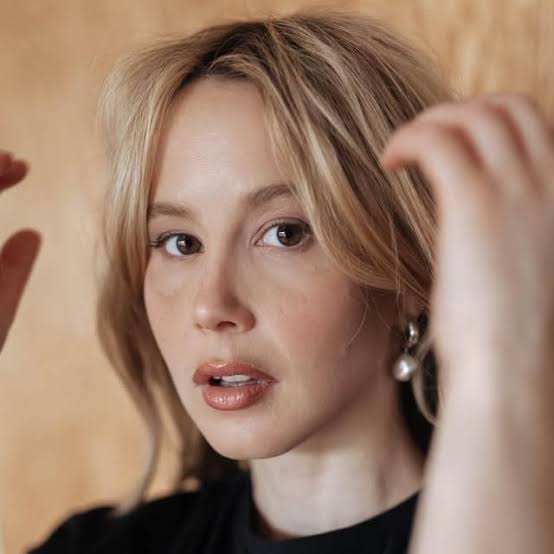 Juliette Gosselin Biography: Instagram, Boyfriend, Movies, Net Worth, Awards, Age, Siblings, Parents, Height, Books