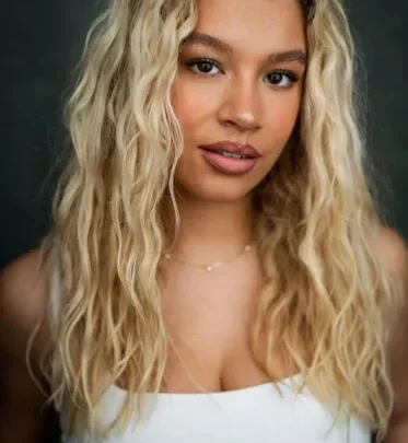 Molly Rainford Biography: Awards, Boyfriend, Net Worth, Age, Height, Ethnicity, Parents, TV Shows
