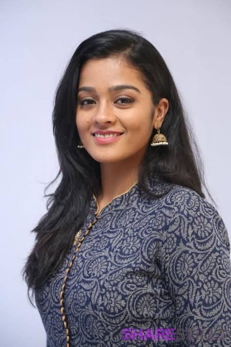 Gayathrie - Biography