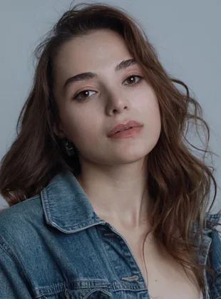 Ecem Simge Yurdatapan - Biography
