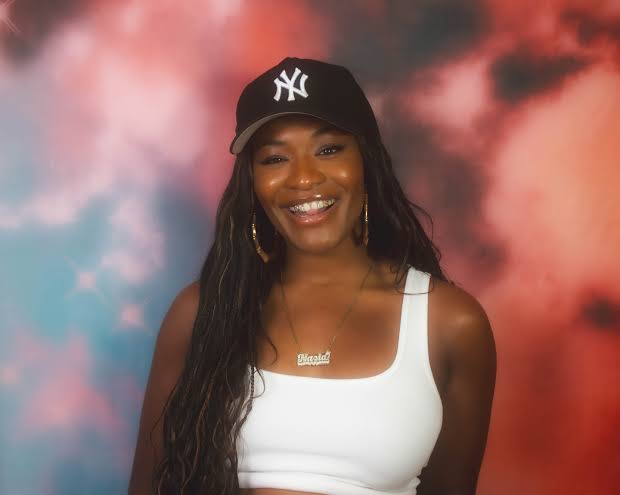 Nasia Thomas Biography: Instagram, Net Worth, Songs, Age, Movies, Albums, Height, Boyfriend, Parents