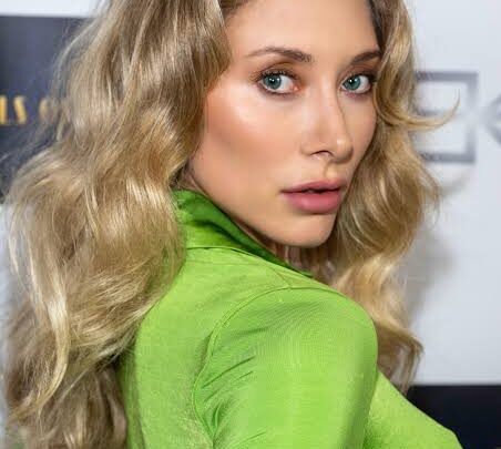 Alessandra Gaia Williams Biography: Books, Real Name, Boyfriend, Age, Movies, Net Worth, Height, Parents,  Instagram