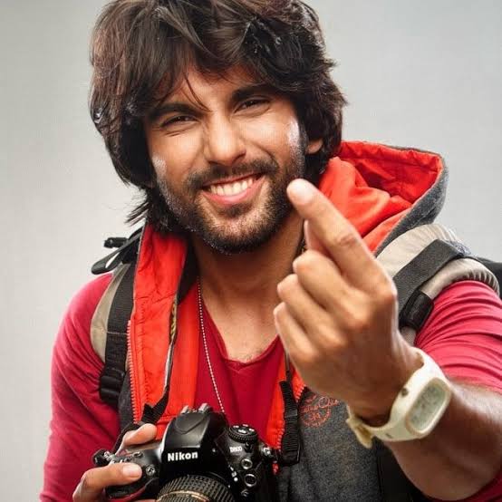 Ishaan Dhawan Biography: Net Worth, Age, Awards, Girlfriend, Parents, Ethnicity, Religion