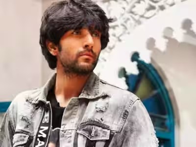 Ishaan Dhawan - Biography