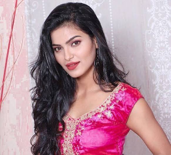 Unika Ray - Biography