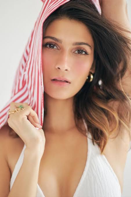 Samara Tijori - Biography