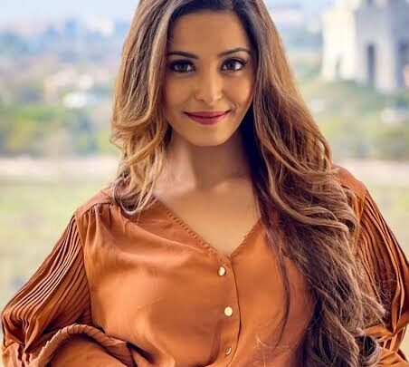 Bhaweeka Chaudhary Biography: Net Worth, Age,  Awards, Boyfriend, Parents, Ethnicity, Instagram, Religion
