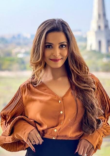 Bhaweeka Chaudhary Biography: Net Worth, Age,  Awards, Boyfriend, Parents, Ethnicity, Instagram, Religion