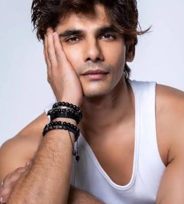 Nakul Roshan Sahdev Biography: Awards, Net Worth, Age, Movies, Parents, Ethnicity, Girlfriend