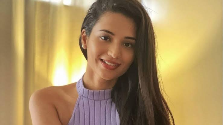 Anjali Barot Biography: Instagram, Husband, Movies, Age, Height, Net Worth, Parents, Education, Modelling, Web Series