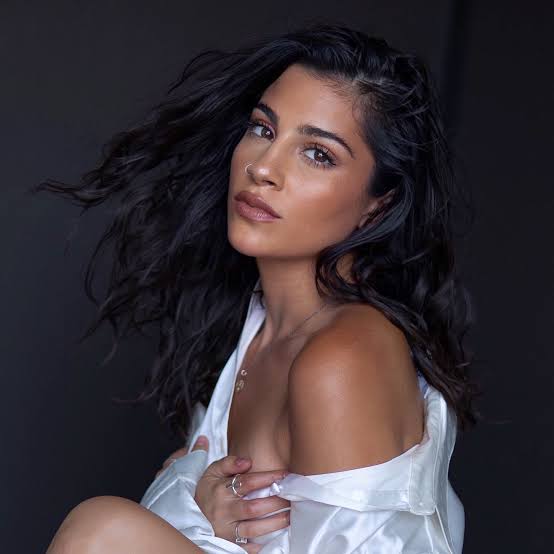 Alex Loren - Biography