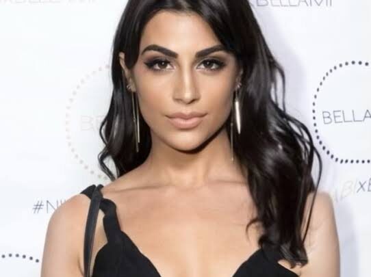 Alex Loren Biography: Age, Height, Net Worth, Parents, Movies, Books, TV Shows, Husband, Modelling