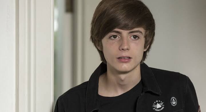 Elliot Speller-Gillott Biography: Awards, Net Worth, Age, Movies, Songs, Parents, Height, Girlfriend
